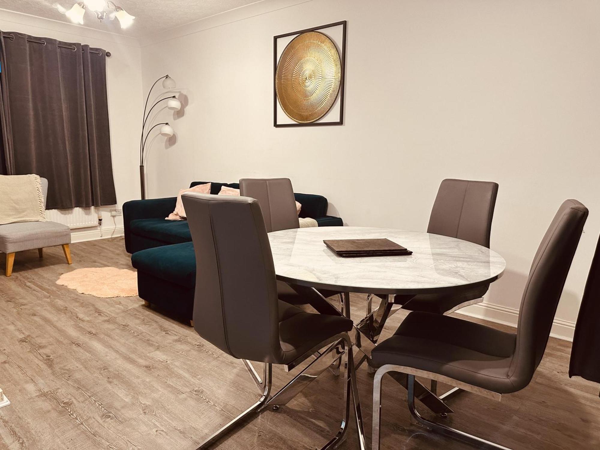 Come & Unwind In Charming 5 Bed House In Blackburn 블랙번 외부 사진