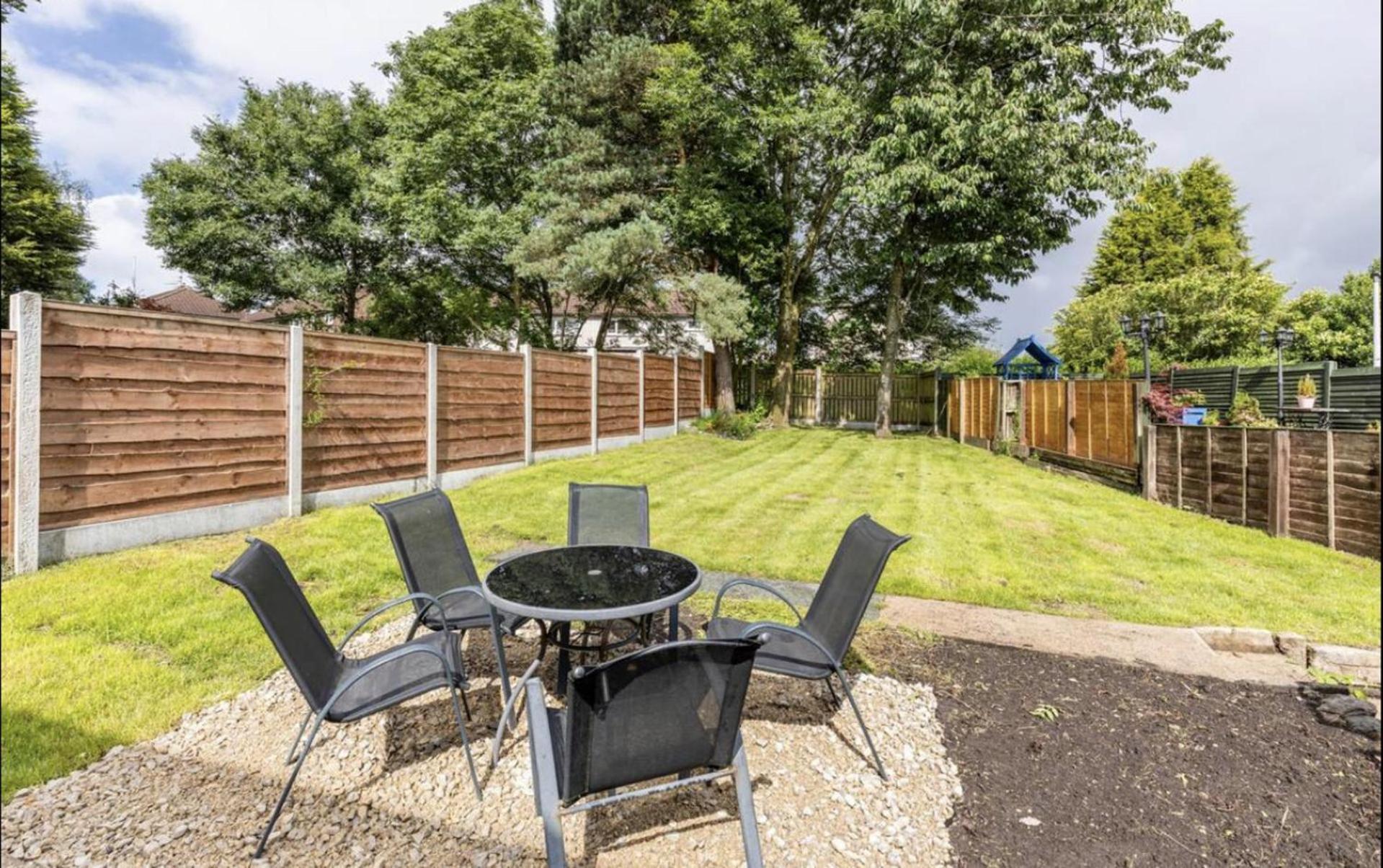 Come & Unwind In Charming 5 Bed House In Blackburn 블랙번 외부 사진