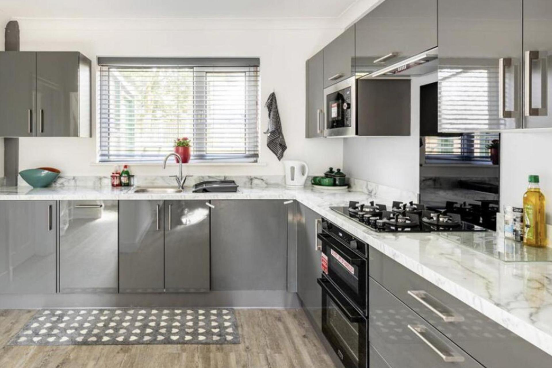 Come & Unwind In Charming 5 Bed House In Blackburn 블랙번 외부 사진