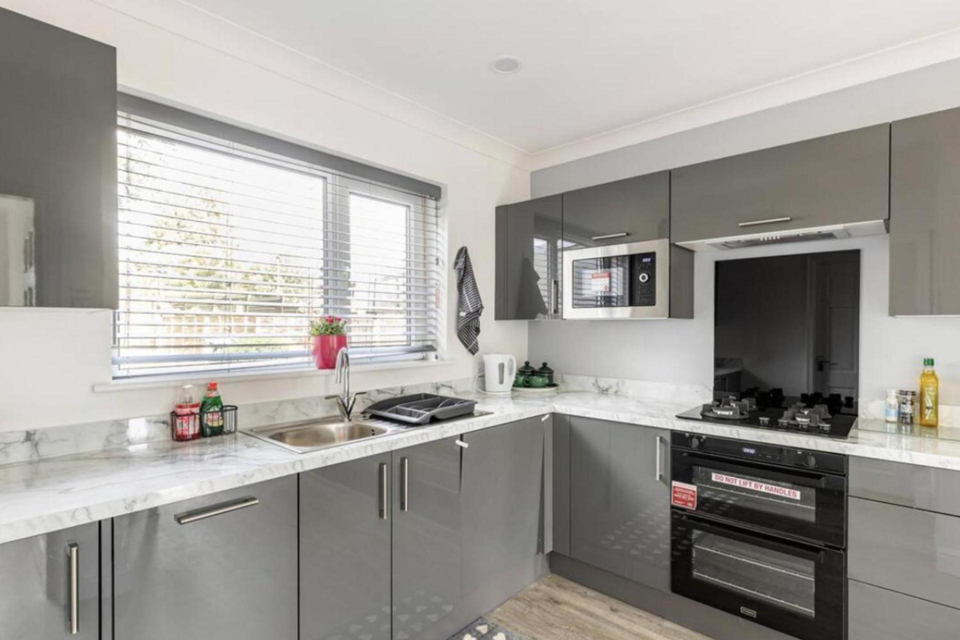 Come & Unwind In Charming 5 Bed House In Blackburn 블랙번 외부 사진